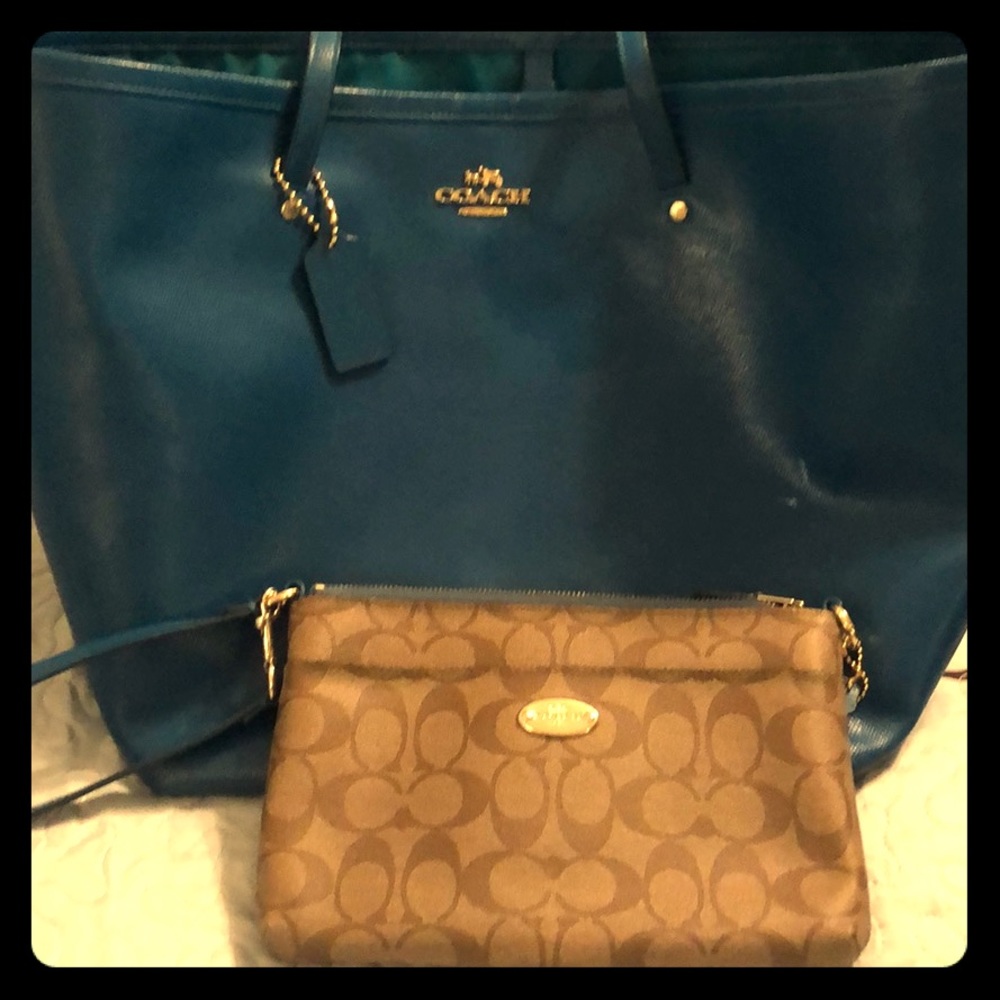 Coach tote and matching wristlet - Picture 1 of 5